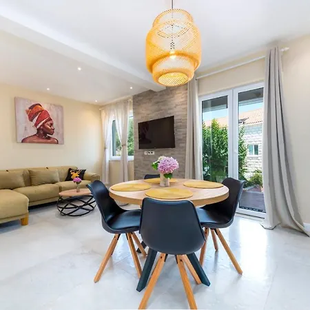 Glory Apartment
