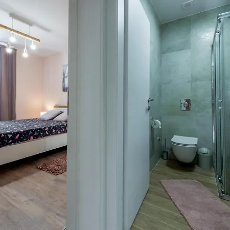 Apartment Glory